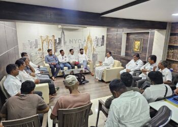 विश्वमंगल मराठी फाउंडेशनची अकलूज येथे संवाद बैठक उत्साहात संपन्न*                                                        *मराठी उद्योजकांचे जागतिक नेटवर्क, ग्रामीण उद्योगांना चालना, शिक्षण क्षेत्रात लोकसहभाग आणि गावागावांत विकासाची नवी चळवळ उभारण्याचा निर्धार*